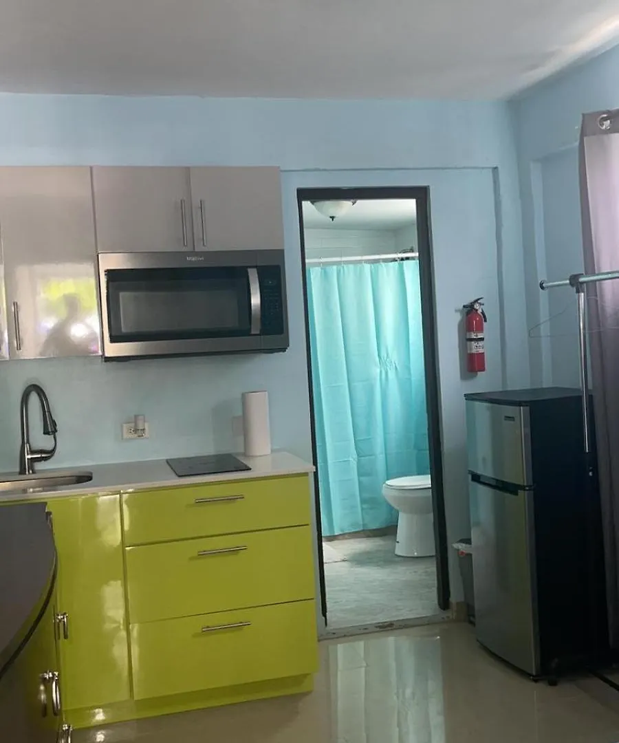 아파트 Studio With Private Entrance And Bath Near Beach, Unit 4 산후안 푸에르토리코