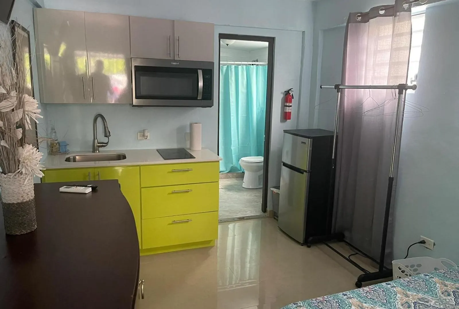 아파트 Studio With Private Entrance And Bath Near Beach, Unit 4 산후안